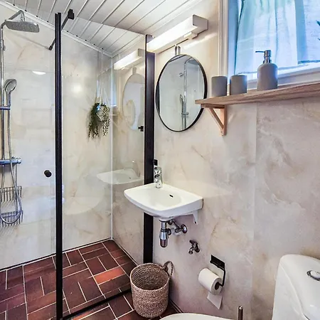 Semesterbostad In With House Sea View Valen (Hordaland)